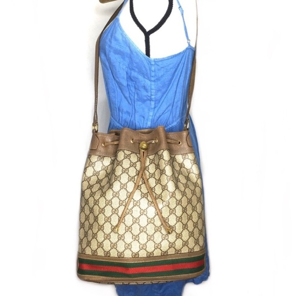 Authentic Gucci brown monogram coated canvas bucket bag - Picture 2 of 16